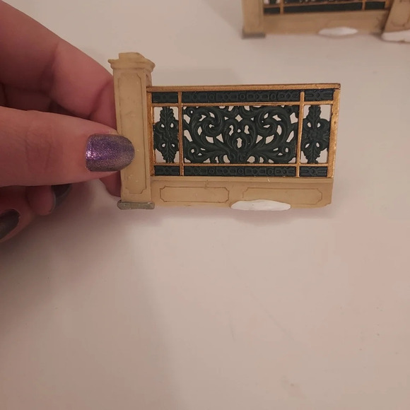 Vintage 1999 Lemax Village Collection - Lighted Victorian Gated Fence, Set of 5 - Picture 2 of 14